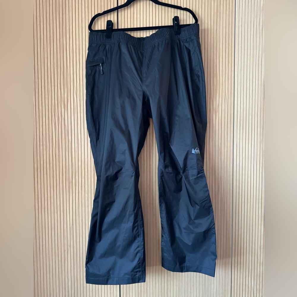 REI Essential Rain Pants Black XL Petite - Picture 2 of 7